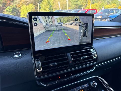 Used 2023 Lincoln Navigator Reserve image 18