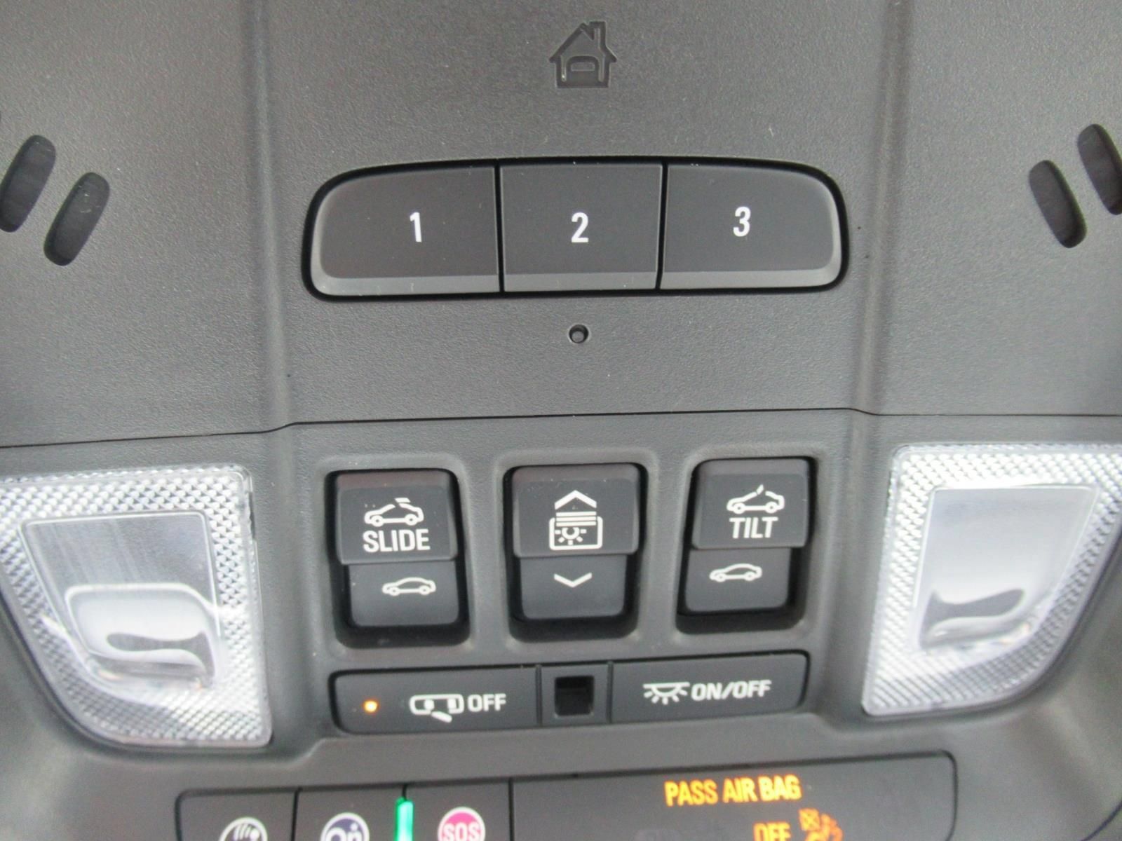 Certified 2025 Cadillac XT4 Sport AWD/4WD image 32