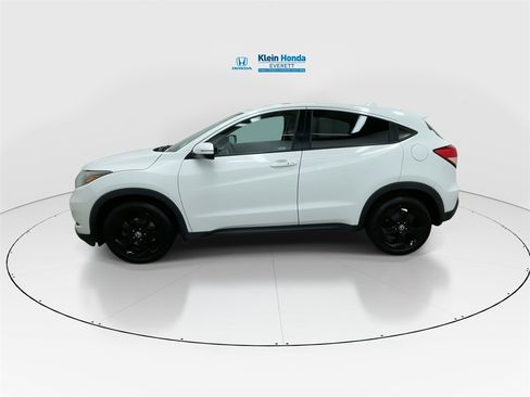 Used 2018 Honda HR-V EX image 7