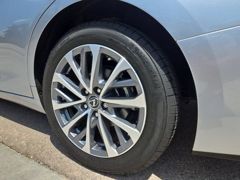 Used 2024 Lexus ES 350 w/ Accessory Package (Z1) FWD image 36