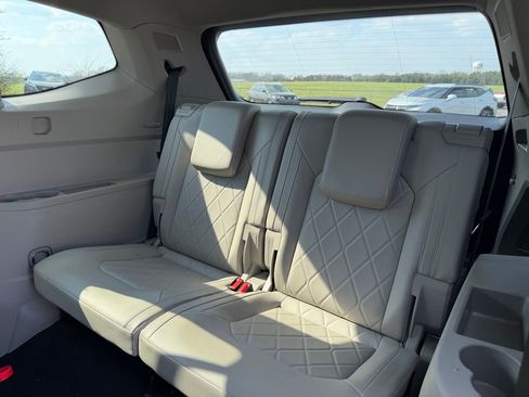 Used 2024 Volkswagen Atlas SEL Premium R-Line image 16