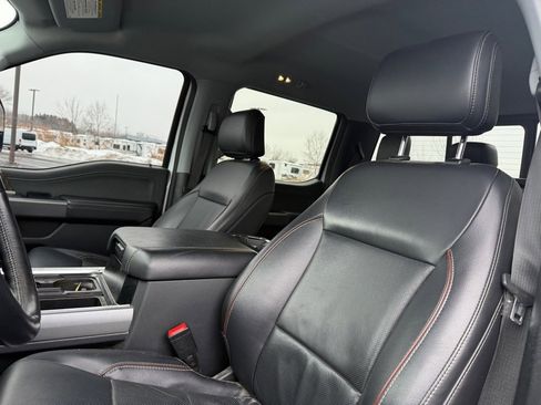 Used 2023 Ford F250 Lariat w/ Black Appearance Package image 5