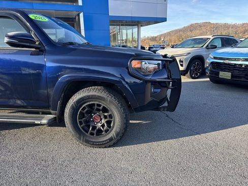 Used 2023 Toyota 4Runner SR5 Premium image 2