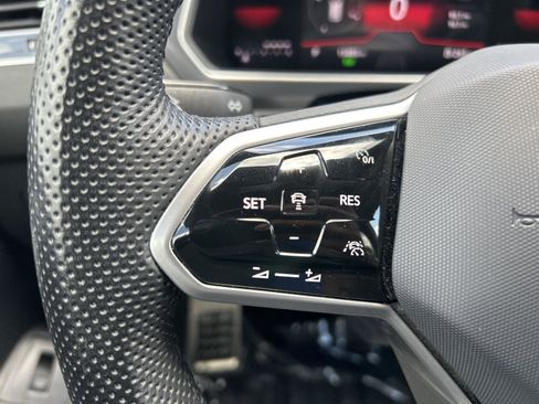 Certified 2024 Volkswagen Tiguan SE R-Line FWD image 15