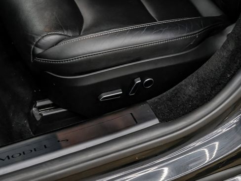 Used 2021 Tesla Model S Plaid image 30