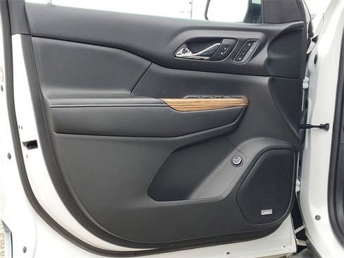 Used 2017 GMC Acadia Denali w/ Technology Package image 10