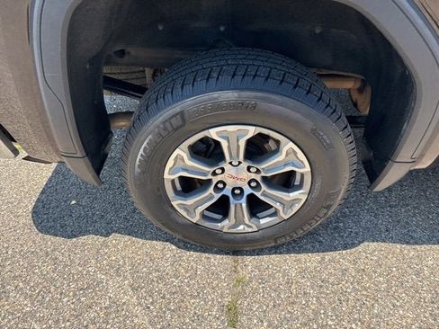 Used 2019 GMC Sierra 1500 SLT image 16