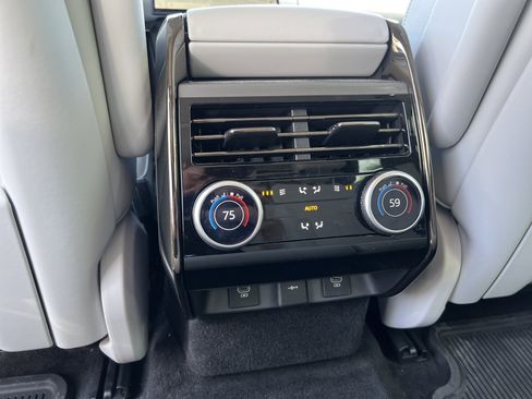 Used 2023 Land Rover Range Rover Sport SE AWD/4WD image 40