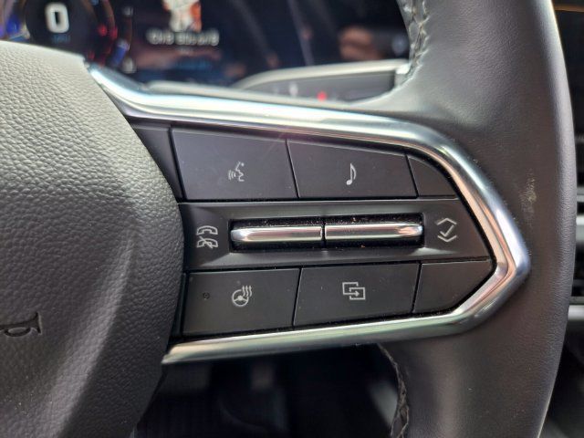 Used 2025 Chevrolet Equinox LT w/ Convenience Package II FWD image 32