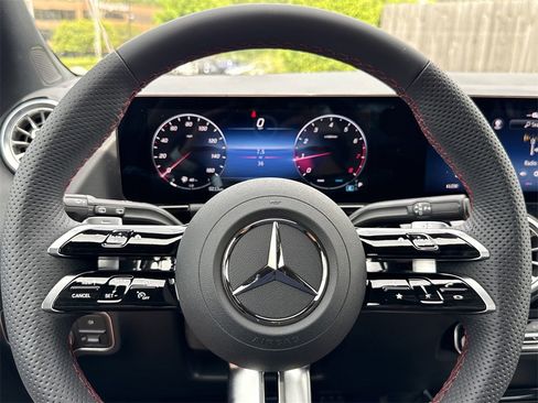 New 2025 Mercedes-Benz GLA 250 image 21