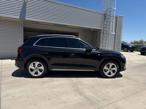 Used 2023 Audi Q5 2.0T Premium Plus w/ Premium Plus Package AWD/4WD image 3