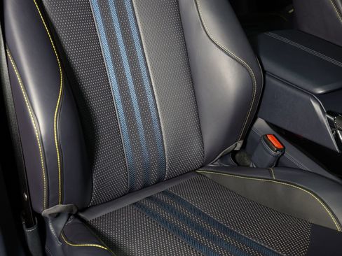 Used 2025 Aston Martin DBX 707 image 23