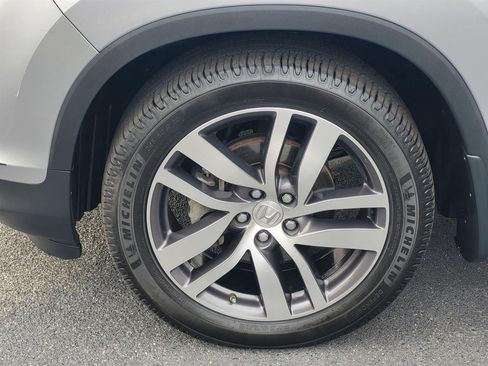 Used 2017 Honda Pilot Touring image 9