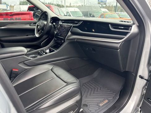 Used 2023 Jeep Grand Cherokee 30th Anniversary image 11