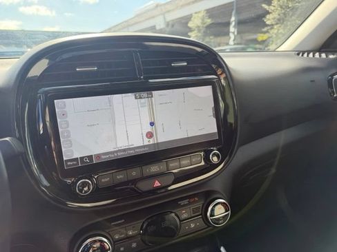 Used 2023 Kia Soul GT-Line FWD image 8