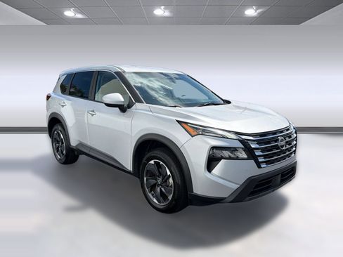 Used 2025 Nissan Rogue SV AWD/4WD image 7