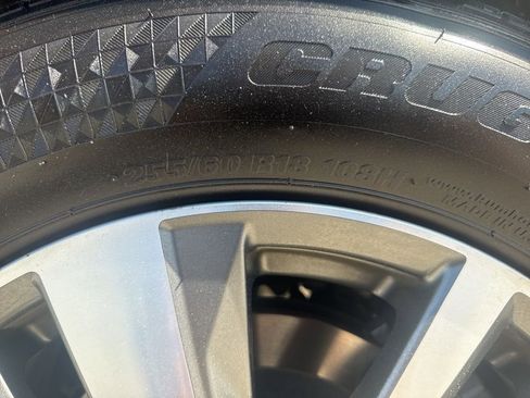 Used 2025 Nissan Pathfinder SL image 33