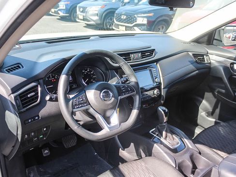 Used 2019 Nissan Rogue S w/ Special Edition Package FWD image 22
