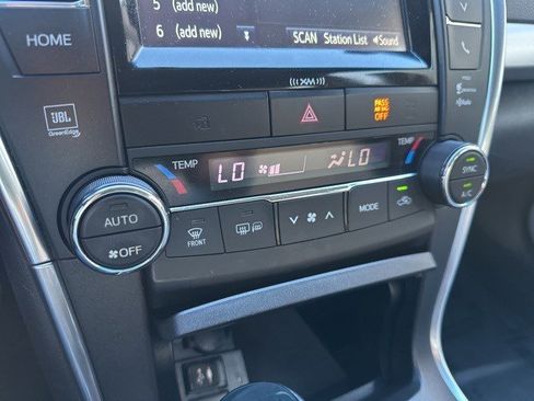 Used 2017 Toyota Camry XSE image 17