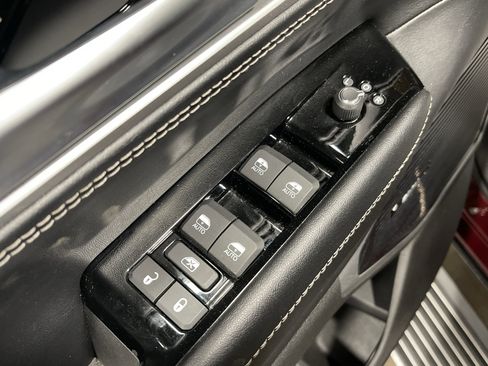 Used 2024 Jeep Wagoneer Series III w/ Premium Group I image 9