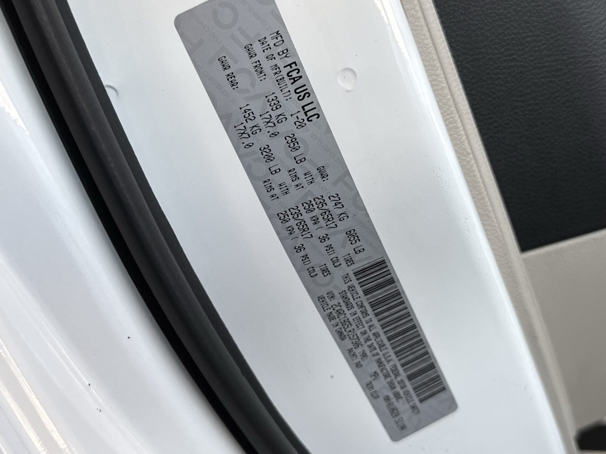 Used 2020 Chrysler Pacifica Touring-L FWD image 38