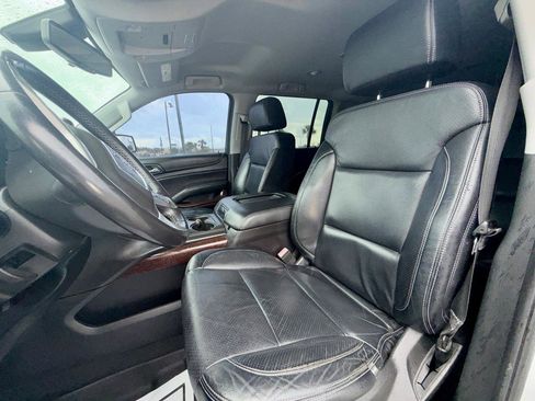 Used 2020 GMC Yukon XL SLE RWD image 12
