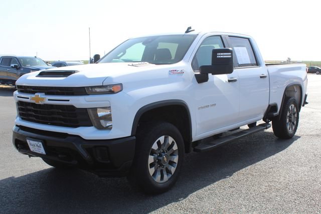 Used 2024 Chevrolet Silverado 2500 Custom w/ Custom Value Package AWD/4WD image 8