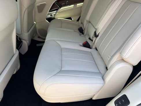 New 2026 Land Rover Range Rover Long Wheelbase SE AWD/4WD image 14