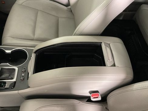 Used 2019 Toyota Highlander Limited AWD/4WD image 32