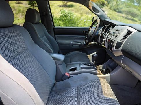 Used 2006 Toyota Tacoma PreRunner RWD image 23