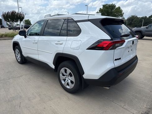 Used 2024 Toyota RAV4 LE AWD/4WD image 4