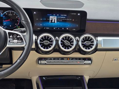 Used 2023 Mercedes-Benz GLB 250 4MATIC image 18