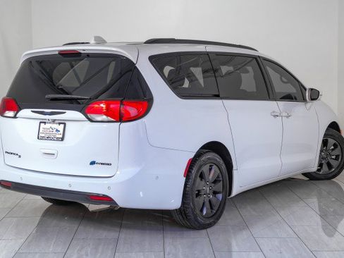 Used 2019 Chrysler Pacifica Limited w/ Advanced Safetytec Group image 6