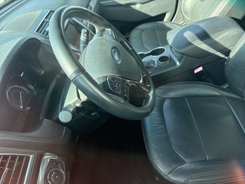 Used 2019 Ford Explorer Limited w/ Class III Trailer Tow Package image 5