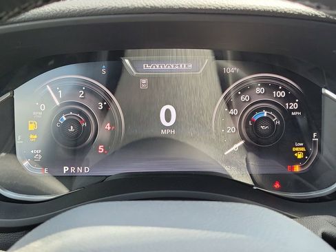 New 2026 RAM 2500 Laramie AWD/4WD image 17
