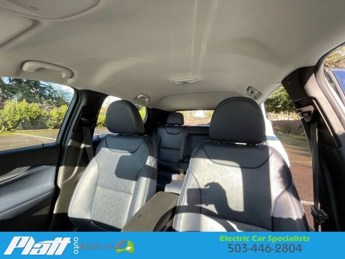 Used 2022 Chevrolet Bolt EUV LT w/ Convenience Package image 30
