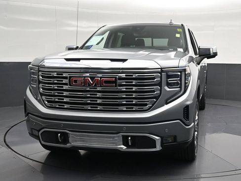 Used 2023 GMC Sierra 1500 Denali w/ Denali Reserve Package AWD/4WD image 6