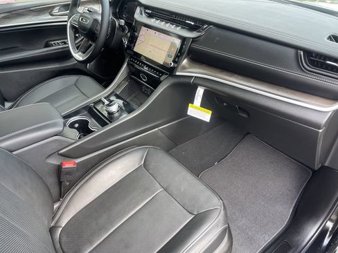 New 2026 Jeep Grand Cherokee Limited AWD/4WD image 15