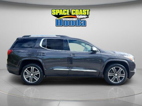 Used 2017 GMC Acadia Denali FWD image 2
