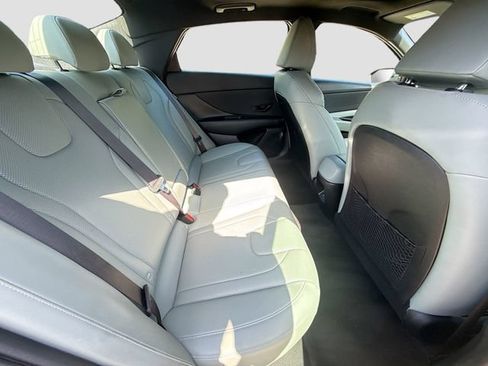 Used 2025 Hyundai Elantra Limited FWD image 28