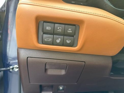 Used 2021 Toyota Highlander Platinum AWD/4WD image 13