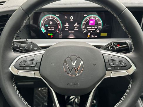 New 2026 Volkswagen Tiguan SE image 22