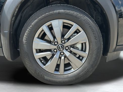 Used 2025 Nissan Pathfinder SV w/ SV Premium Package FWD image 31