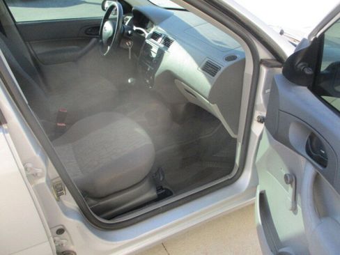 Used 2005 Ford Focus S image 19