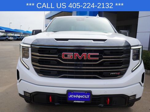 Used 2024 GMC Sierra 1500 AT4 w/ Technology Package image 3