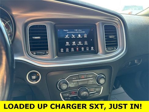 Used 2019 Dodge Charger SXT w/ Leather Interior Group image 12