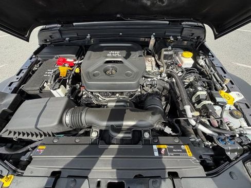 Used 2023 Jeep Wrangler Unlimited Sport AWD/4WD image 18