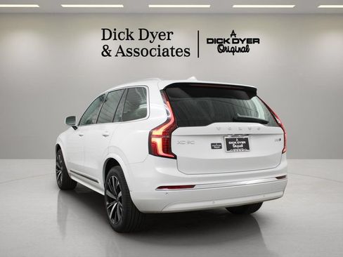 New 2026 Volvo XC90 B5 Core AWD/4WD image 9