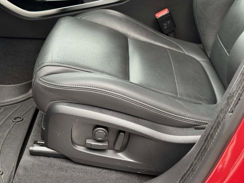 Used 2023 Jaguar F-PACE R-Dynamic S image 21