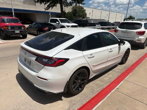Used 2023 Honda Civic Sport image 6